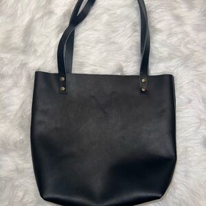 Portland Leather Medium Black Tote